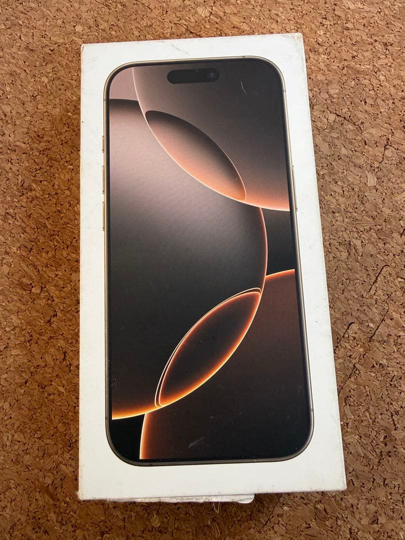 ぽ*ー様 Apple iPhone 14 Pro ホワイト 背面ひびあり