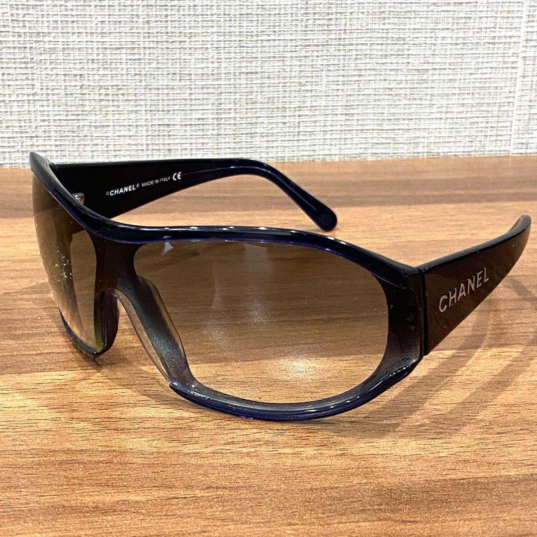 【CHANEL】シャネル　ネイビー スポーツサングラス