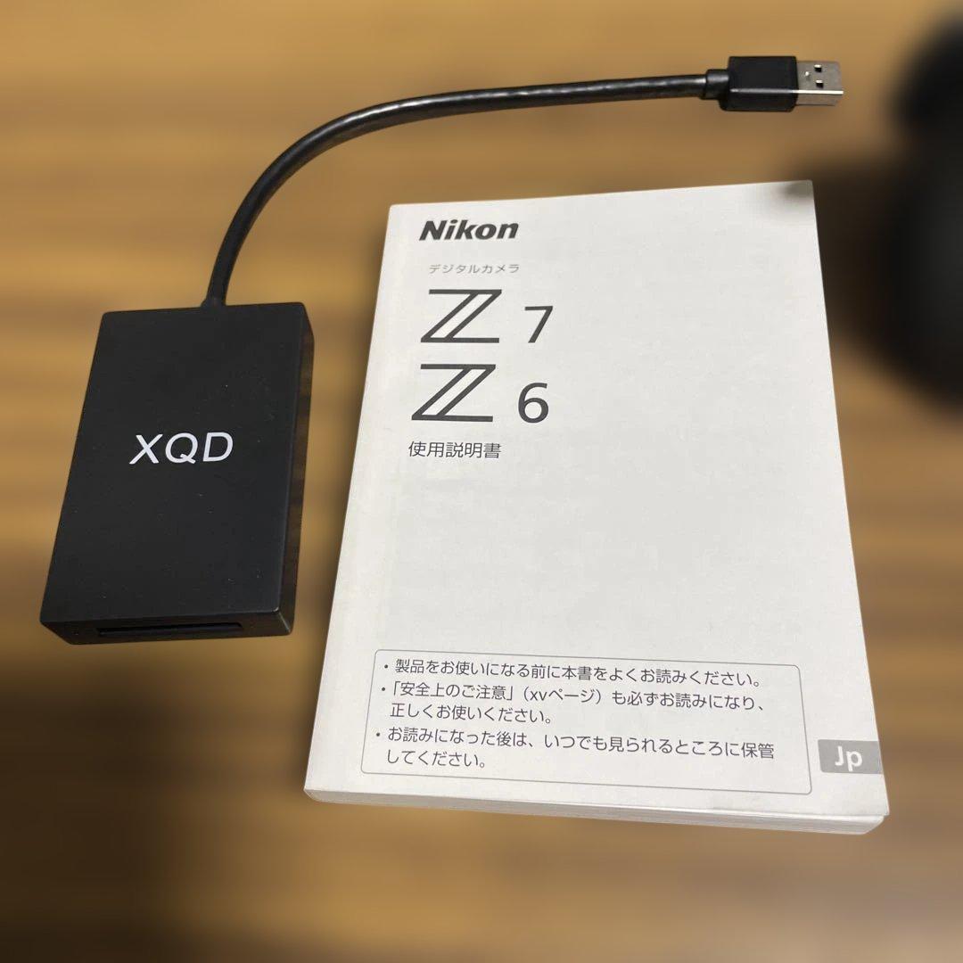 Nikon Z6 ミラーレスカメラ 本体と付属品