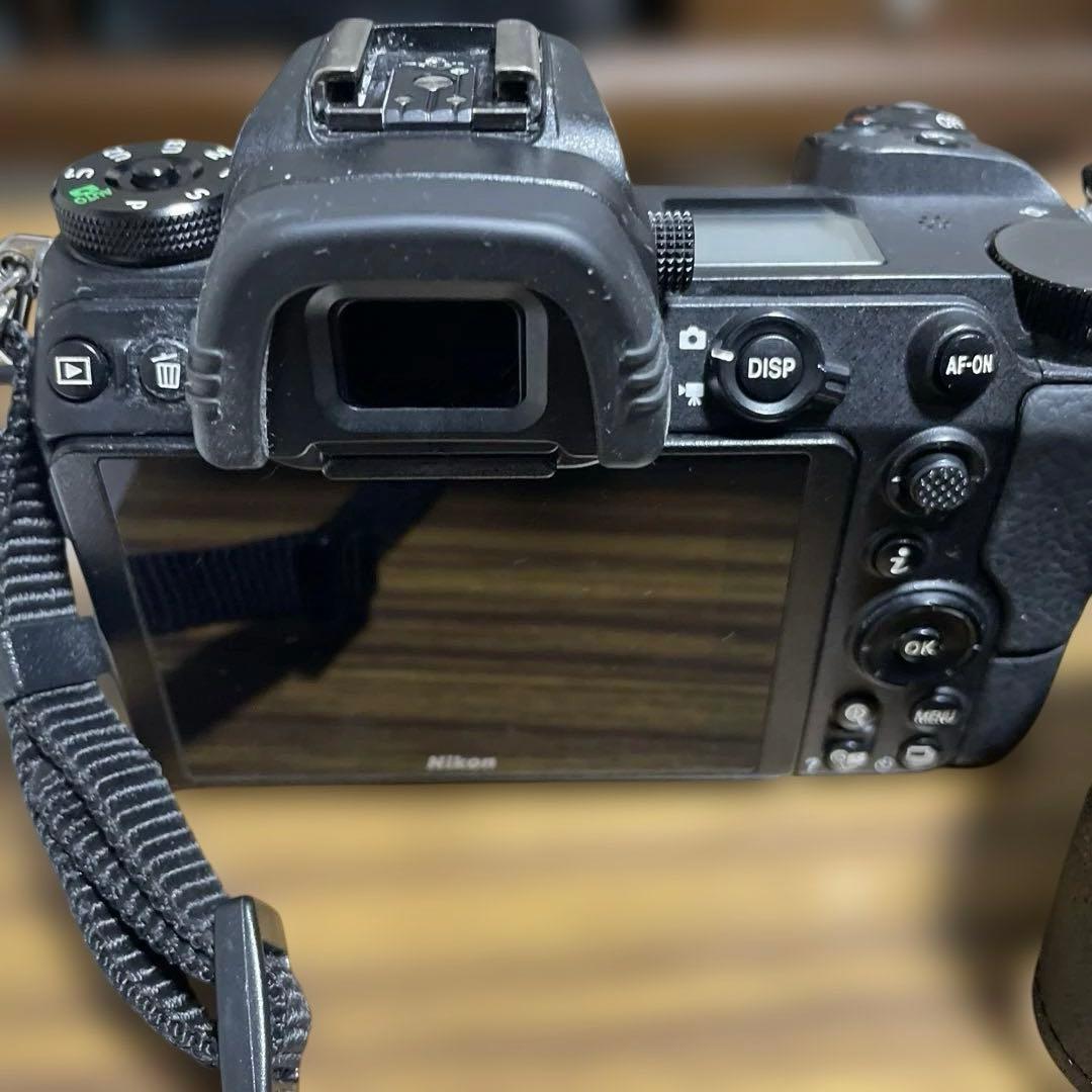 Nikon Z6 ミラーレスカメラ 本体と付属品