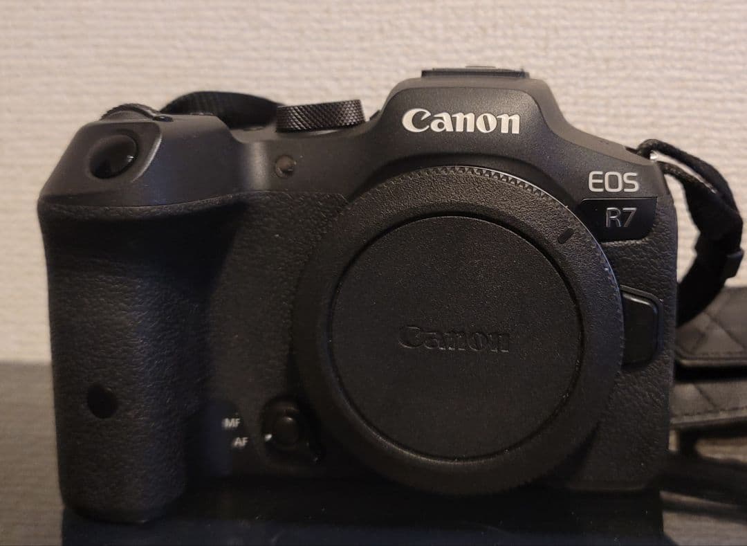 Canon EOS R7 ボディ 保証3年半、書籍、社外EFアダプタ 付き