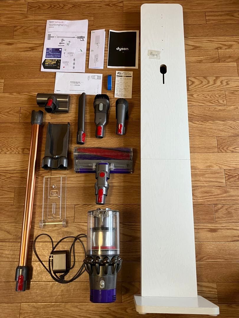 Dyson V10 Fluffy SV12 コードレスクリーナー スタンド付き