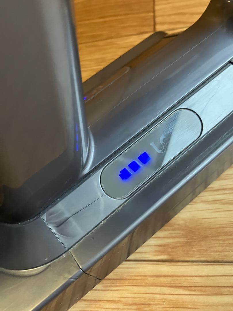 Dyson V10 Fluffy SV12 コードレスクリーナー スタンド付き