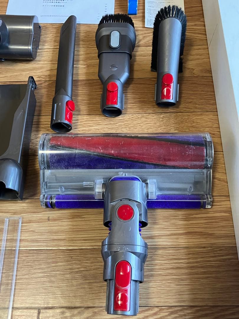 Dyson V10 Fluffy SV12 コードレスクリーナー スタンド付き