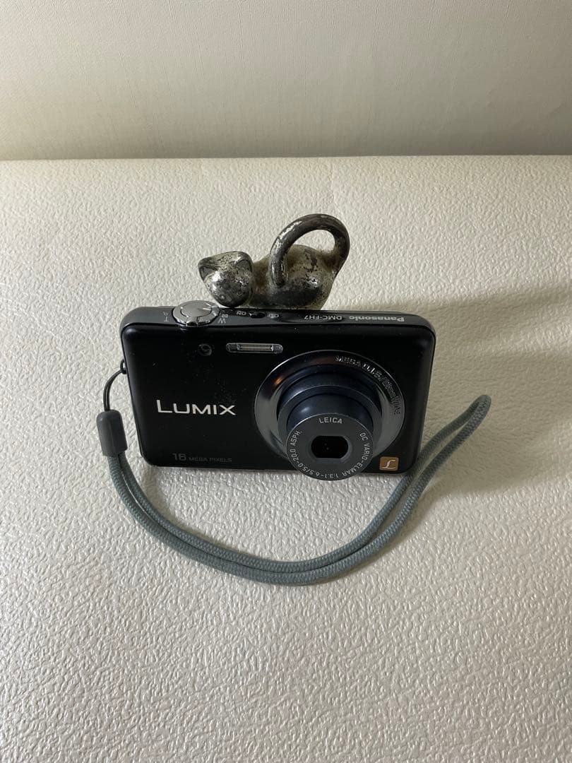 Panasonic LUMIX FH7 デジタルカメラ