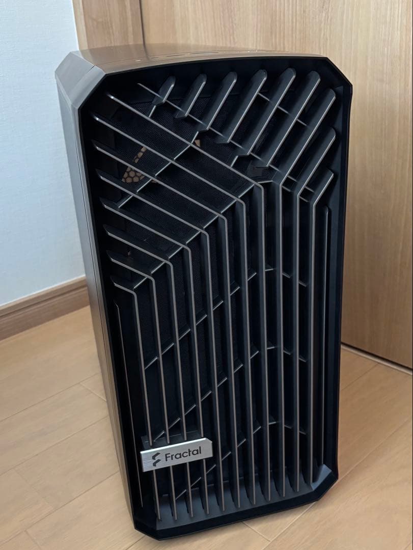 PCケース(自作PC用) Fractal Design Torrent compact solid