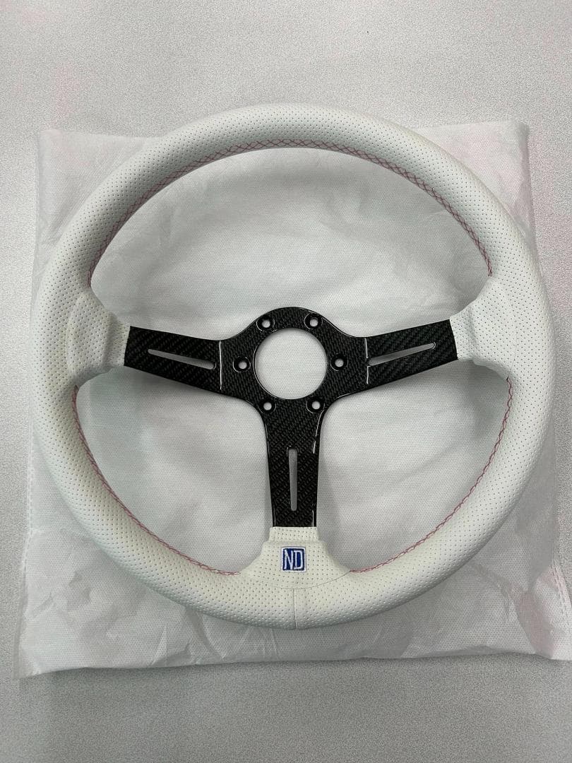 ら*る様 ステアリング ディープコーン ホワイト リアルカーボン 未使用 USD