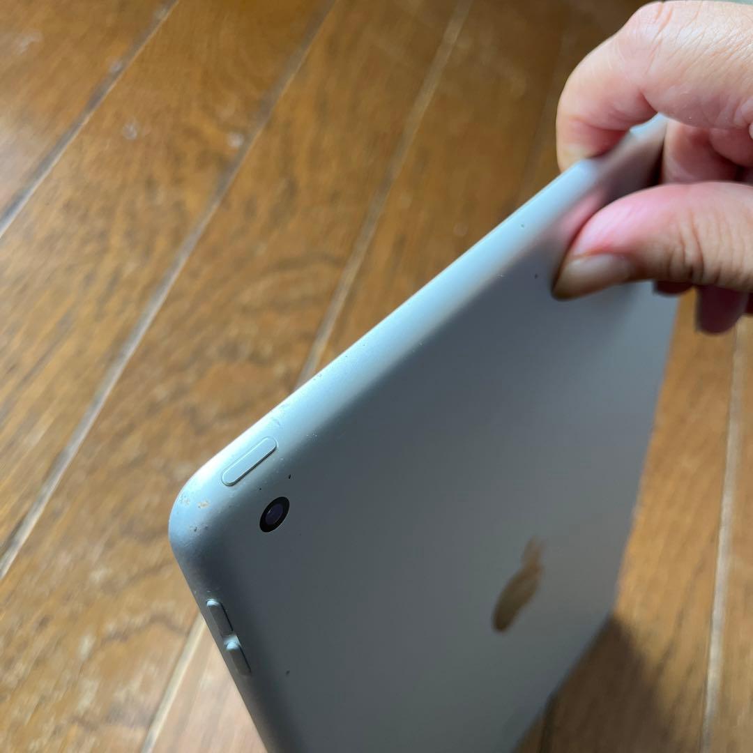 Apple iPad 第7世代　32GB シルバー 本体