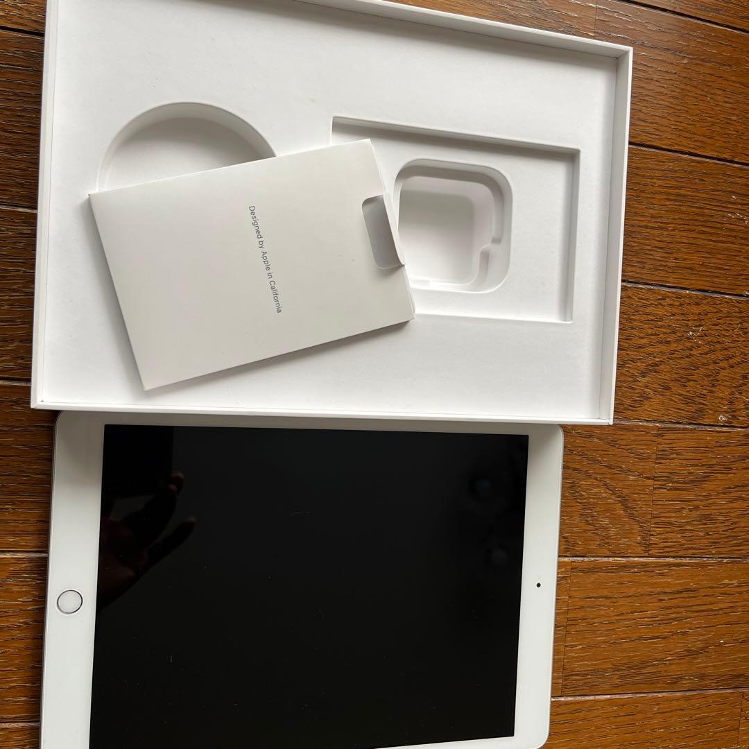 Apple iPad 第7世代　32GB シルバー 本体