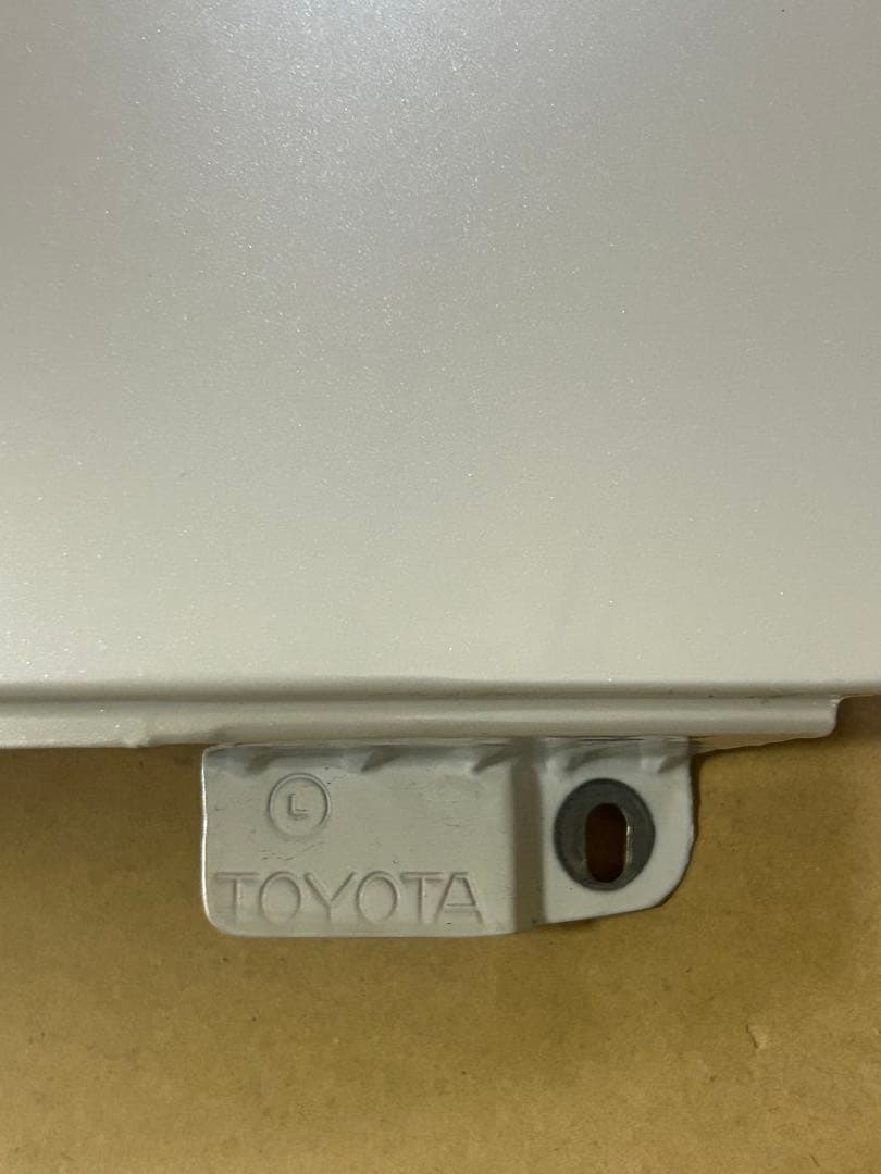 200系 ハイエース ダークプライム8型 純正外し ガッツミラー コーナーパネル