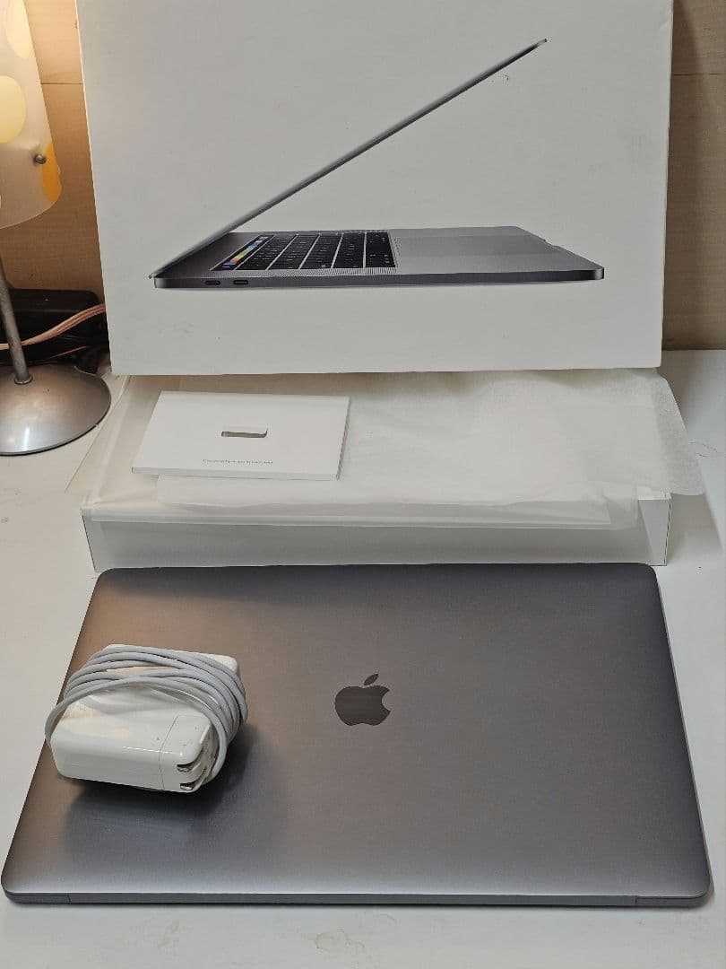 MacBookPro15インチ2017 i7/16GB/RadeonPro555