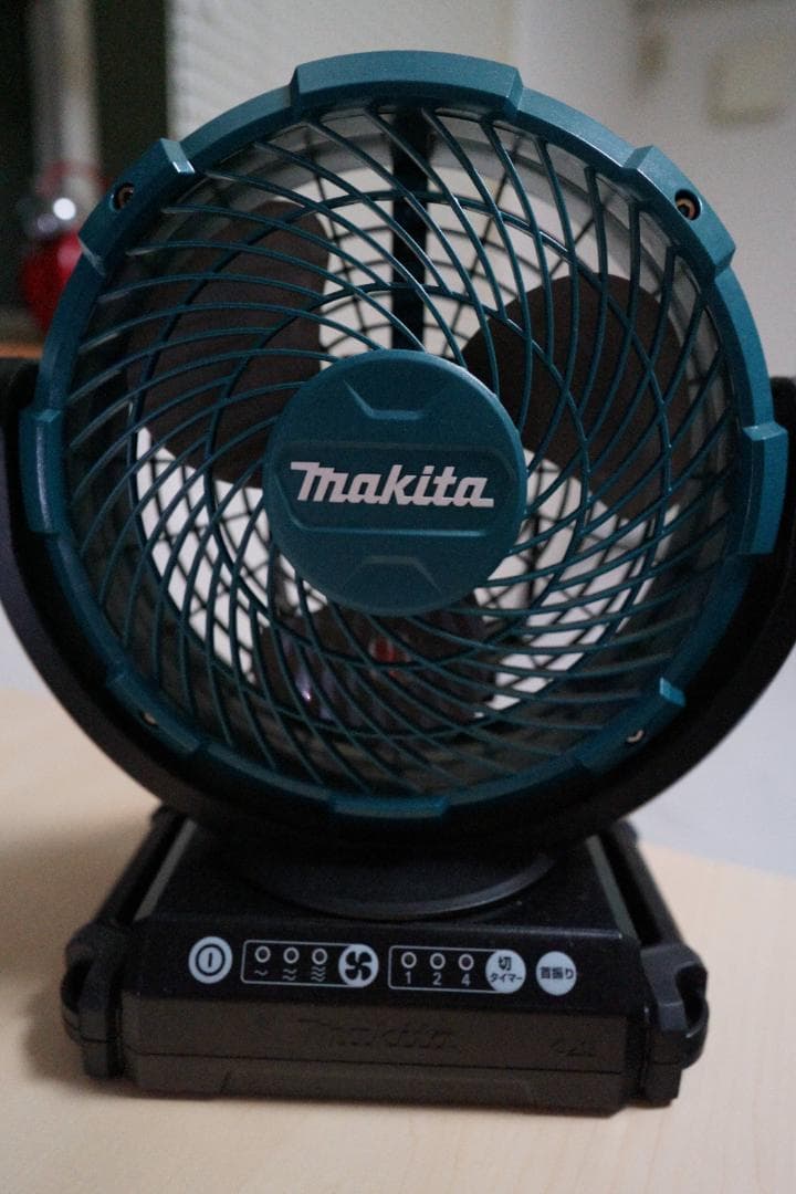 マキタの充電式ファン（CF101D）扇風機　サーキュレーター