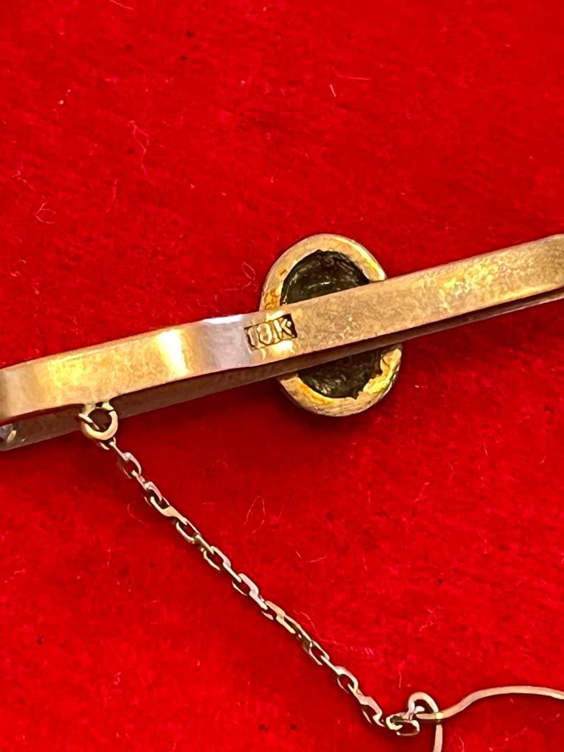 ネクタイピン　１８K刻印あり 深い緑色の翡翠　アンティーク