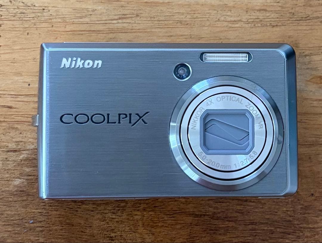 Nikon COOLPIX シルバー コンパクトデジタルカメラ