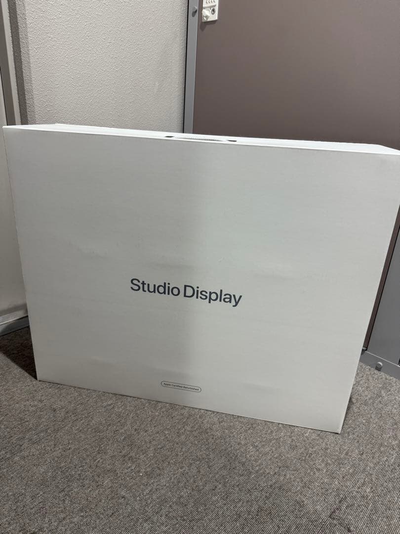 Studio Display - 標準ガラス - 傾きを調整できるスタンド