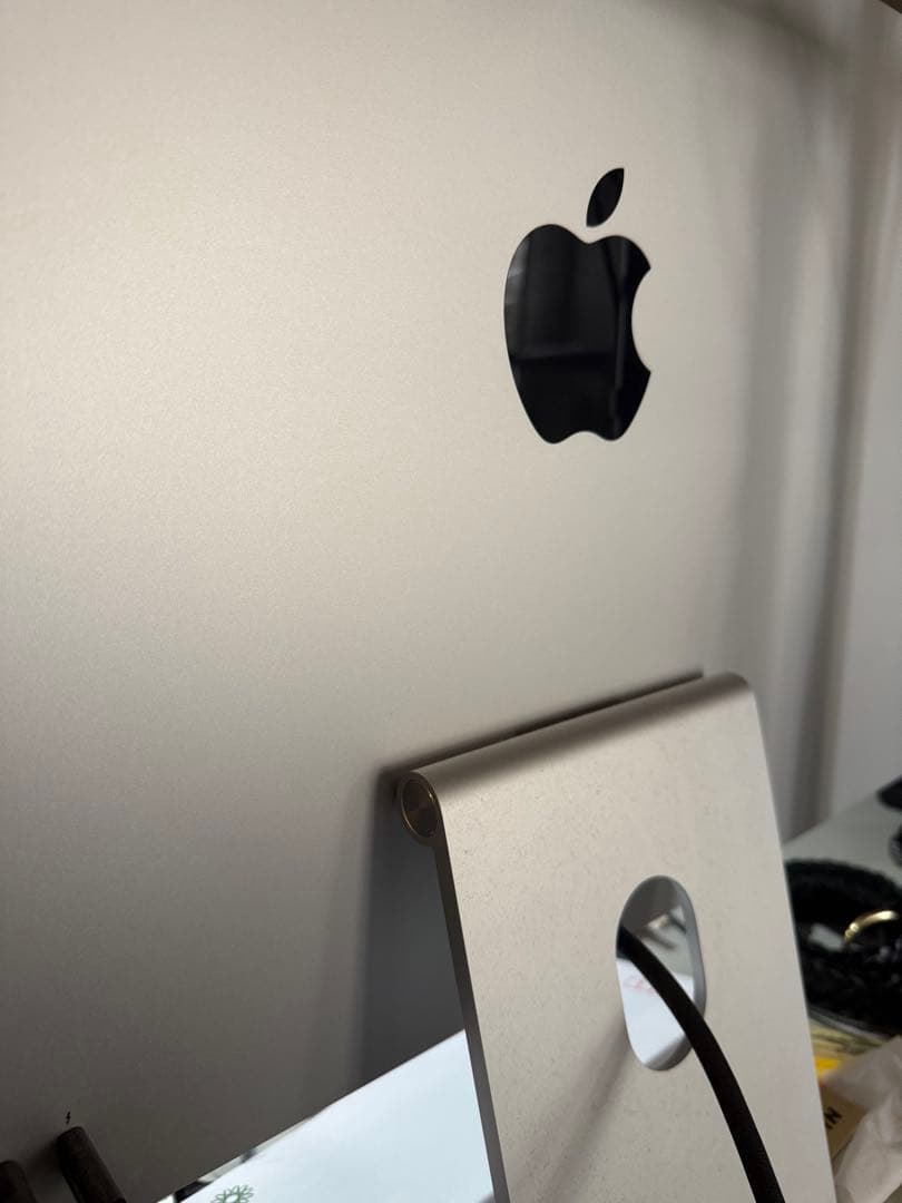 Studio Display - 標準ガラス - 傾きを調整できるスタンド