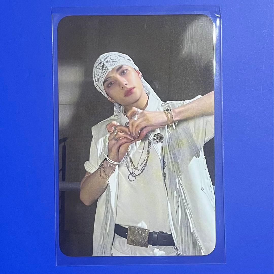 スキズ 韓国 KARMA ポップアップ QR トレカ ヒョンジン