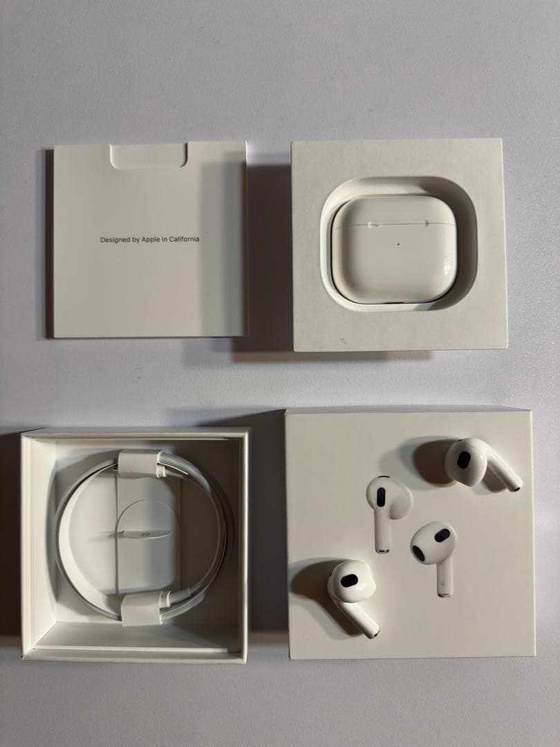 AirPods第三世代　本体 ホワイト 充電ケース付き