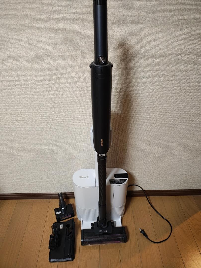 シャーク★コードレスクリーナー★LC301JBK★バッテリー新品と同等★難あり