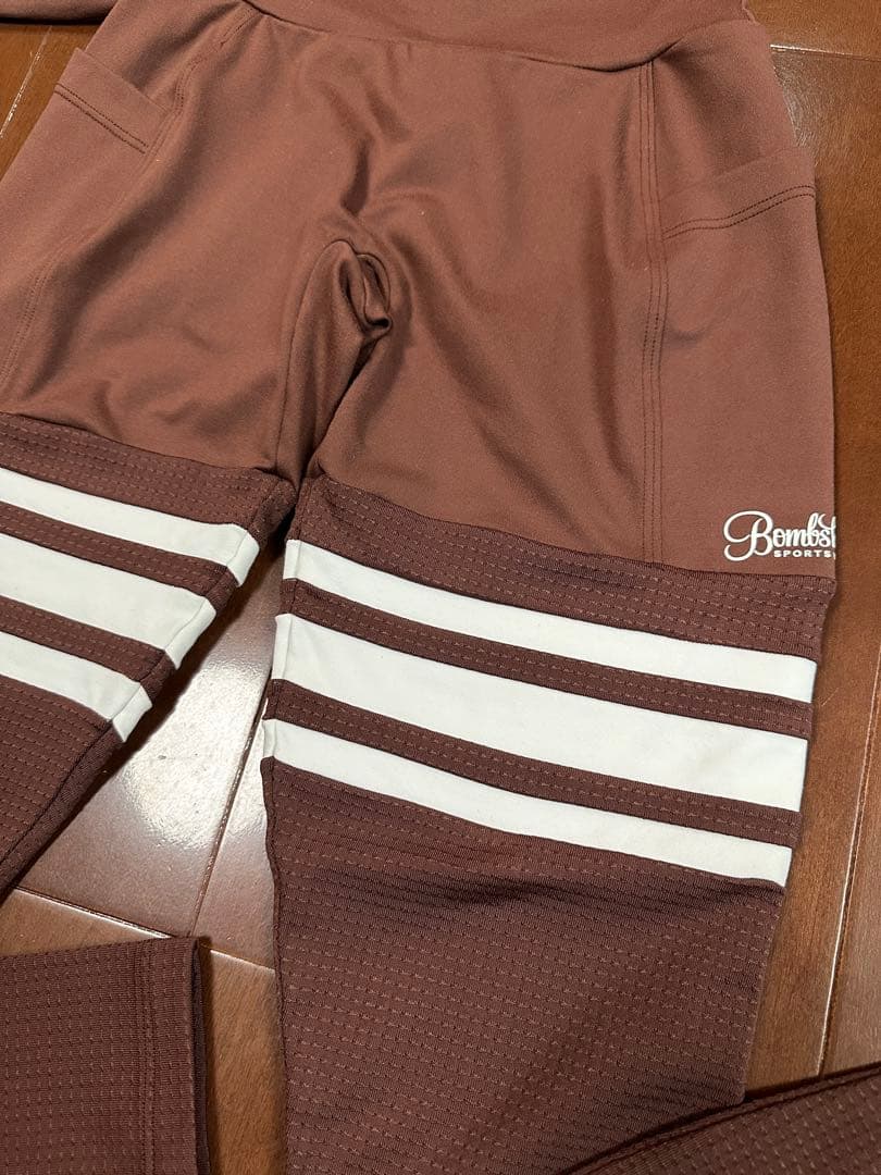 ボムシェル bombshell　sportswear