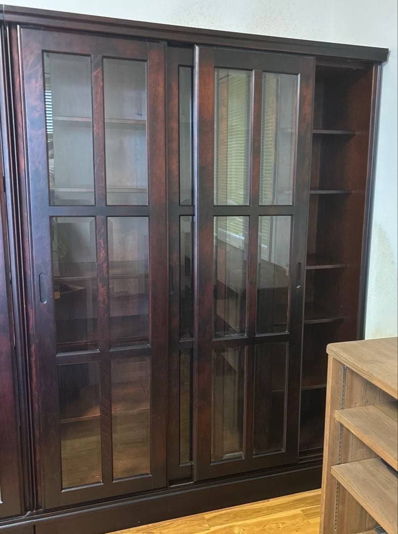 スライド式ガラス扉　本棚　ダークブラウン