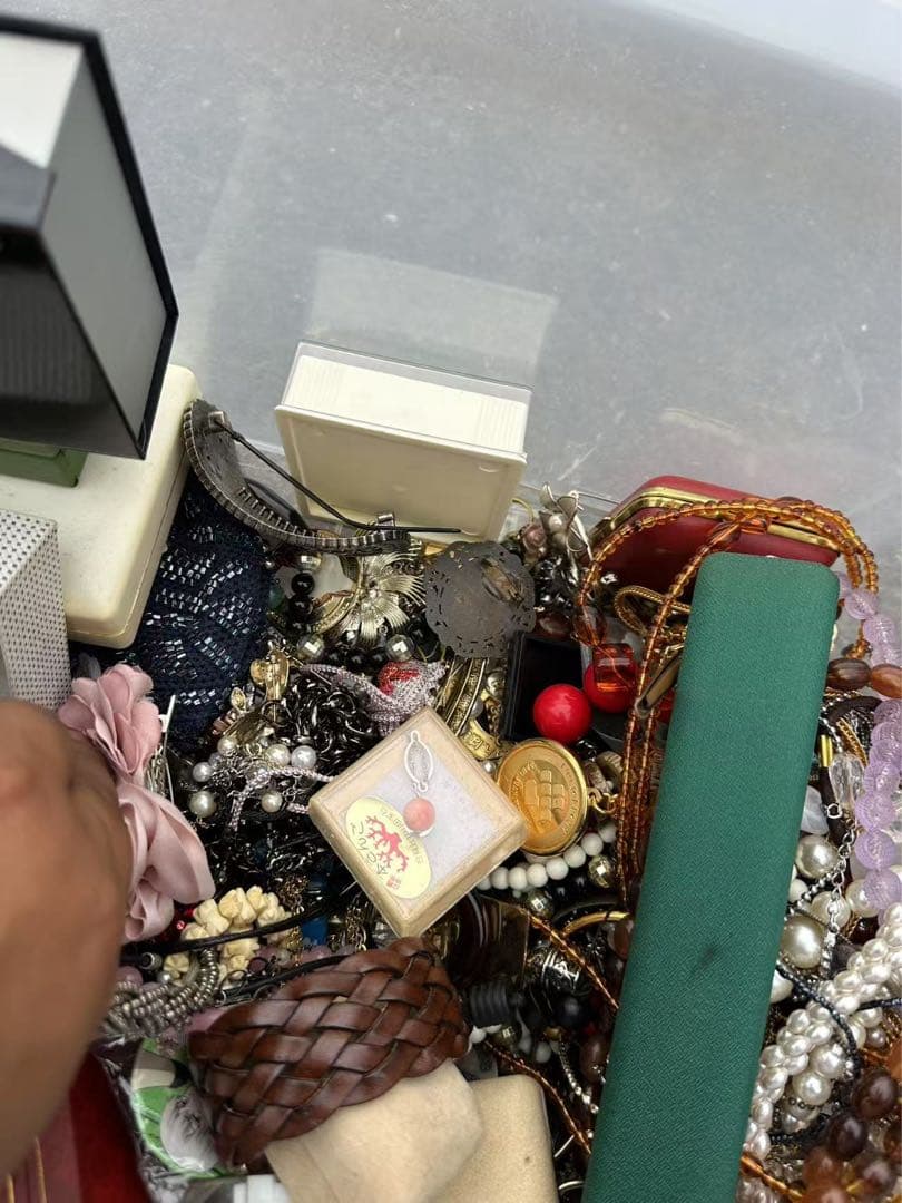 アクセサリー 4キロ　まとめ売り