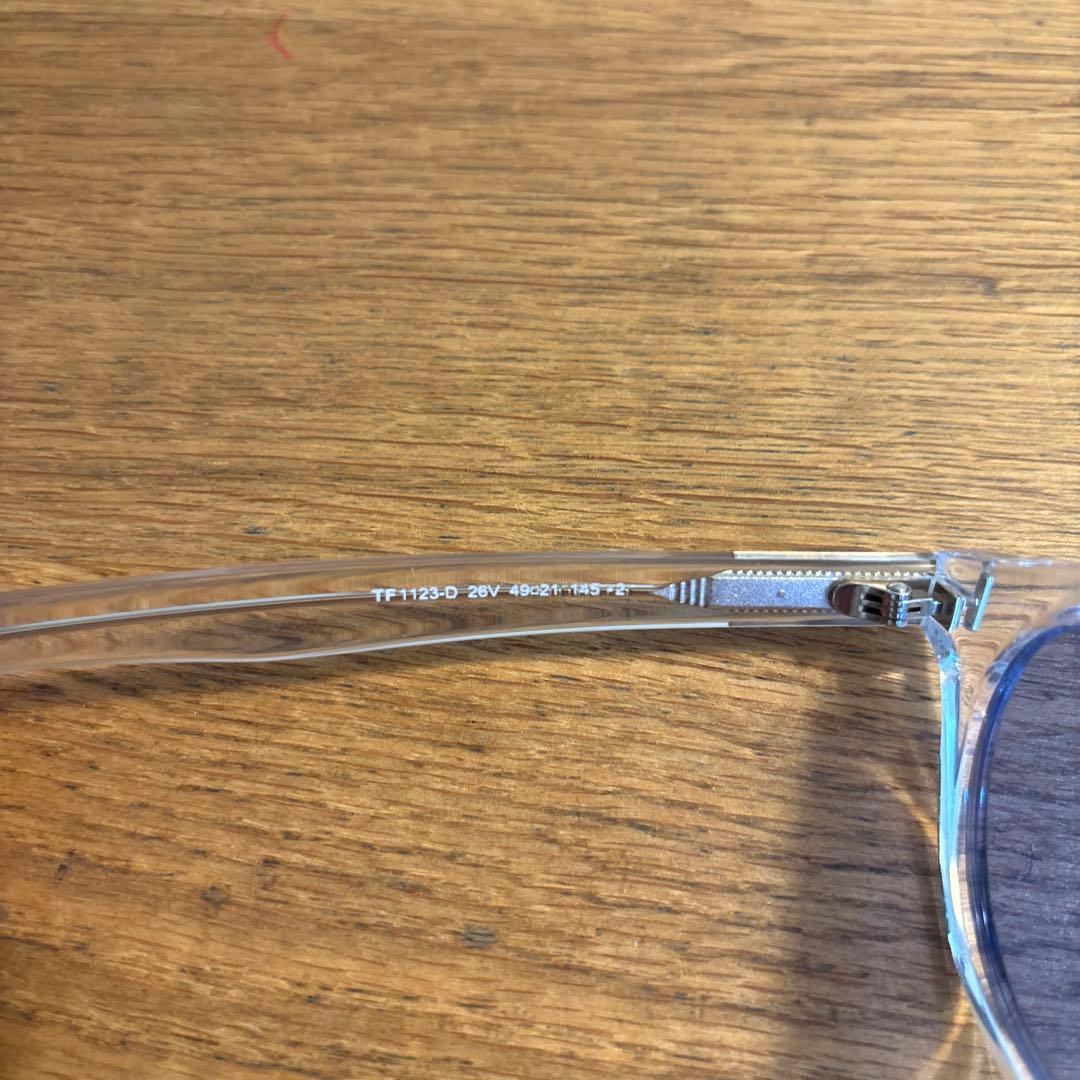 新品同様　TOM FORD クリアフレーム サングラス