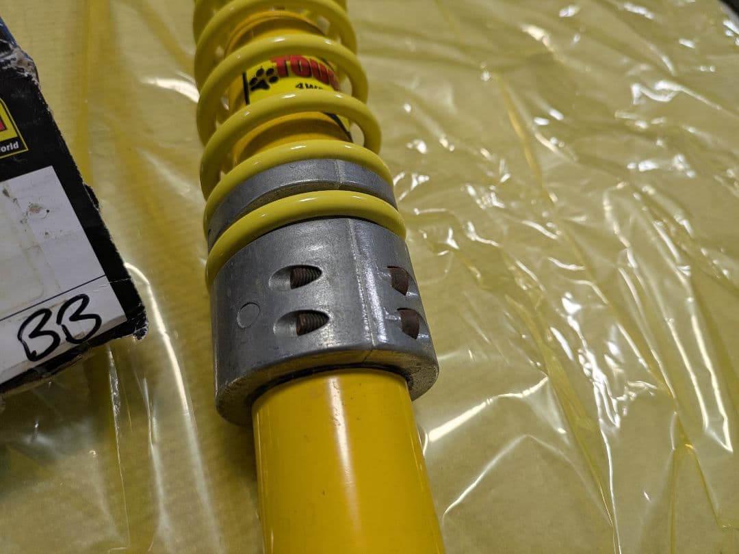 ジムニーJB64用　ステアリングダンパー