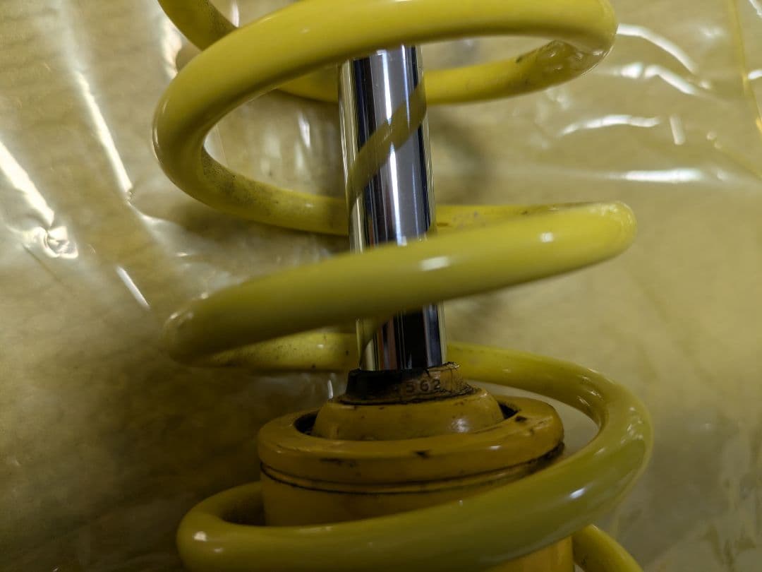 ジムニーJB64用　ステアリングダンパー