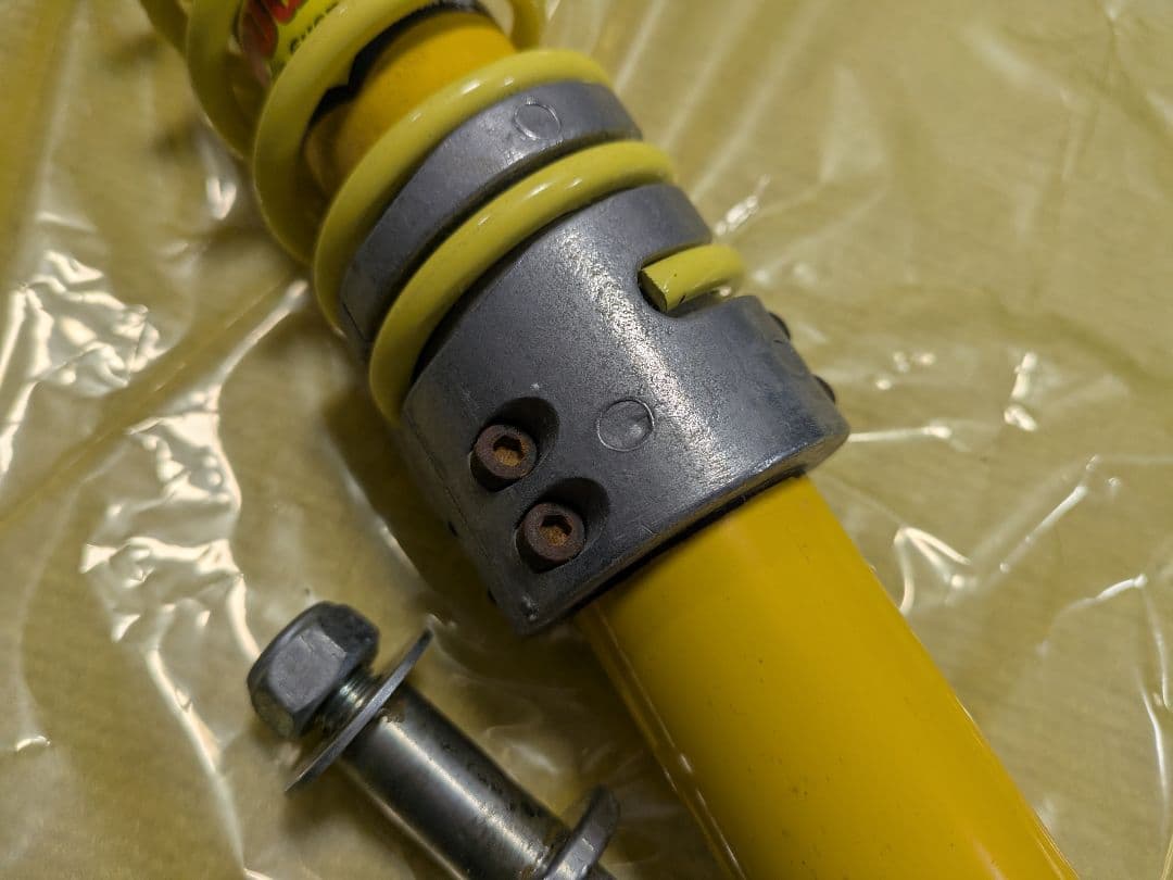 ジムニーJB64用　ステアリングダンパー