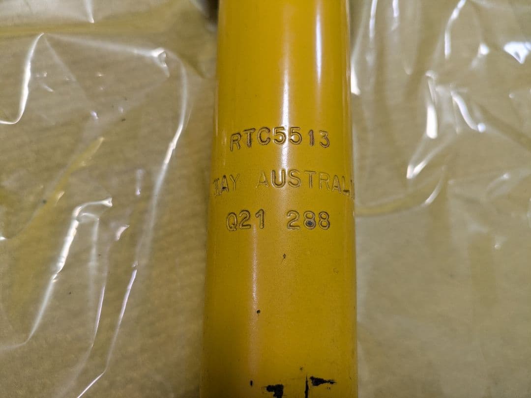 ジムニーJB64用　ステアリングダンパー