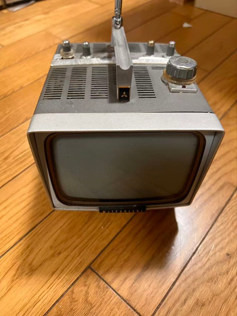 三菱 昭和レトロテレビ ジャンク品 動作未確認 インテリア向け」. Ln246