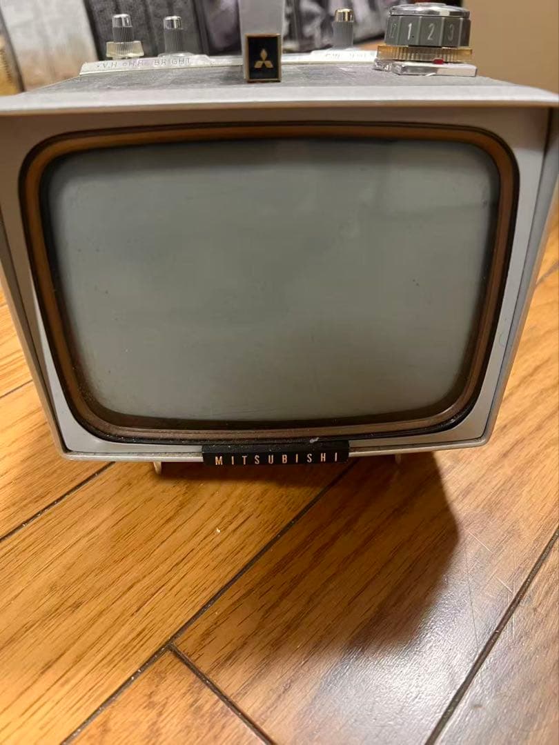 三菱 昭和レトロテレビ ジャンク品 動作未確認 インテリア向け」. Ln246