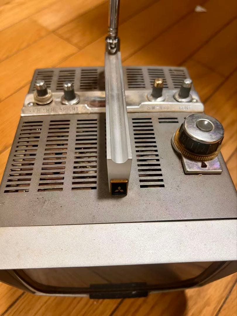 三菱 昭和レトロテレビ ジャンク品 動作未確認 インテリア向け」. Ln246