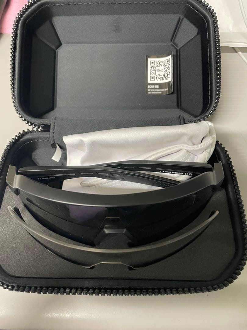 た*ろ様 100% ブラックサングラス ケース付き