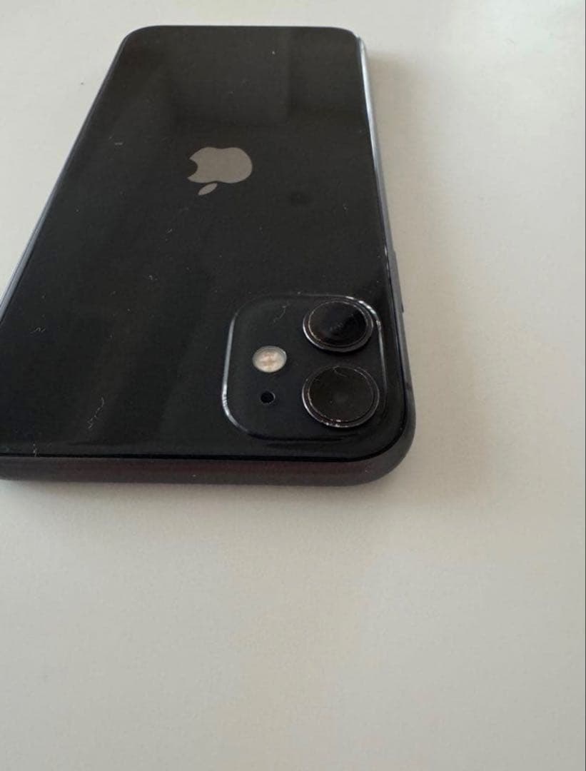 Apple iPhone 11 ブラック 128GB 画面の一部にひびあり