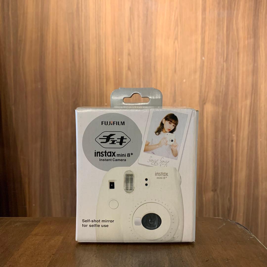 未使用品　FUJIFILM INSTAX MINI 8+ チェキ本体 WHITE