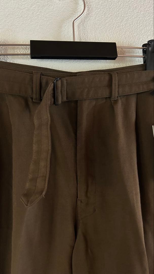 LEMAIRE ブラウン スラックス ベルト付き