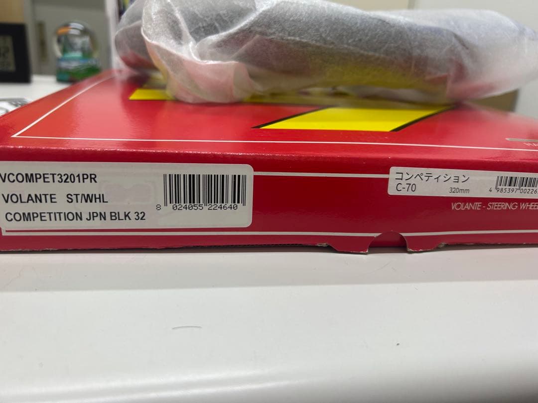 momo ステアリング 320mm