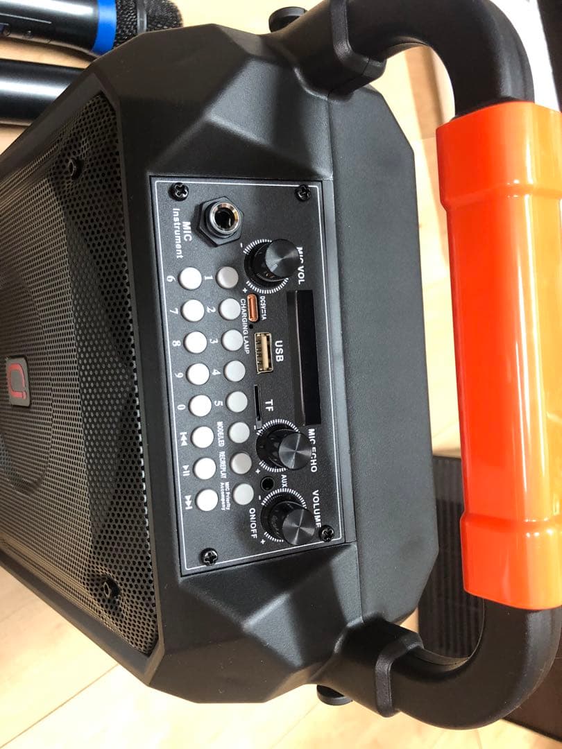 ポータブルスピーカー カラオケ 本体超軽量 ワイヤレスマイク2本付き スピーカー