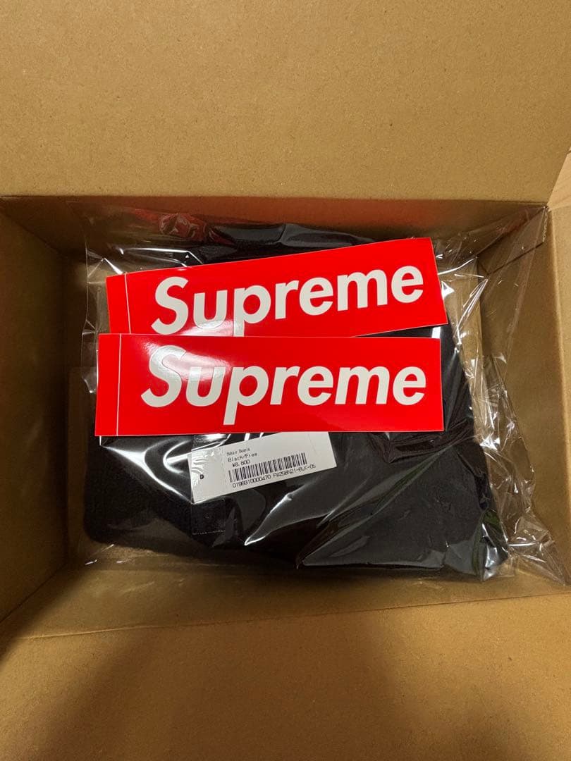 Supreme（シュプリーム）ビーニー【ステッカー付き】