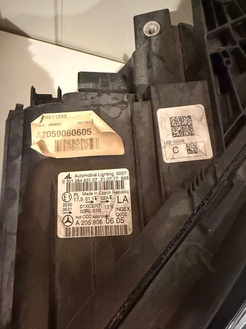 【即日発送】メルセデスベンツCクラスW205前期中古ヘッドライトセット