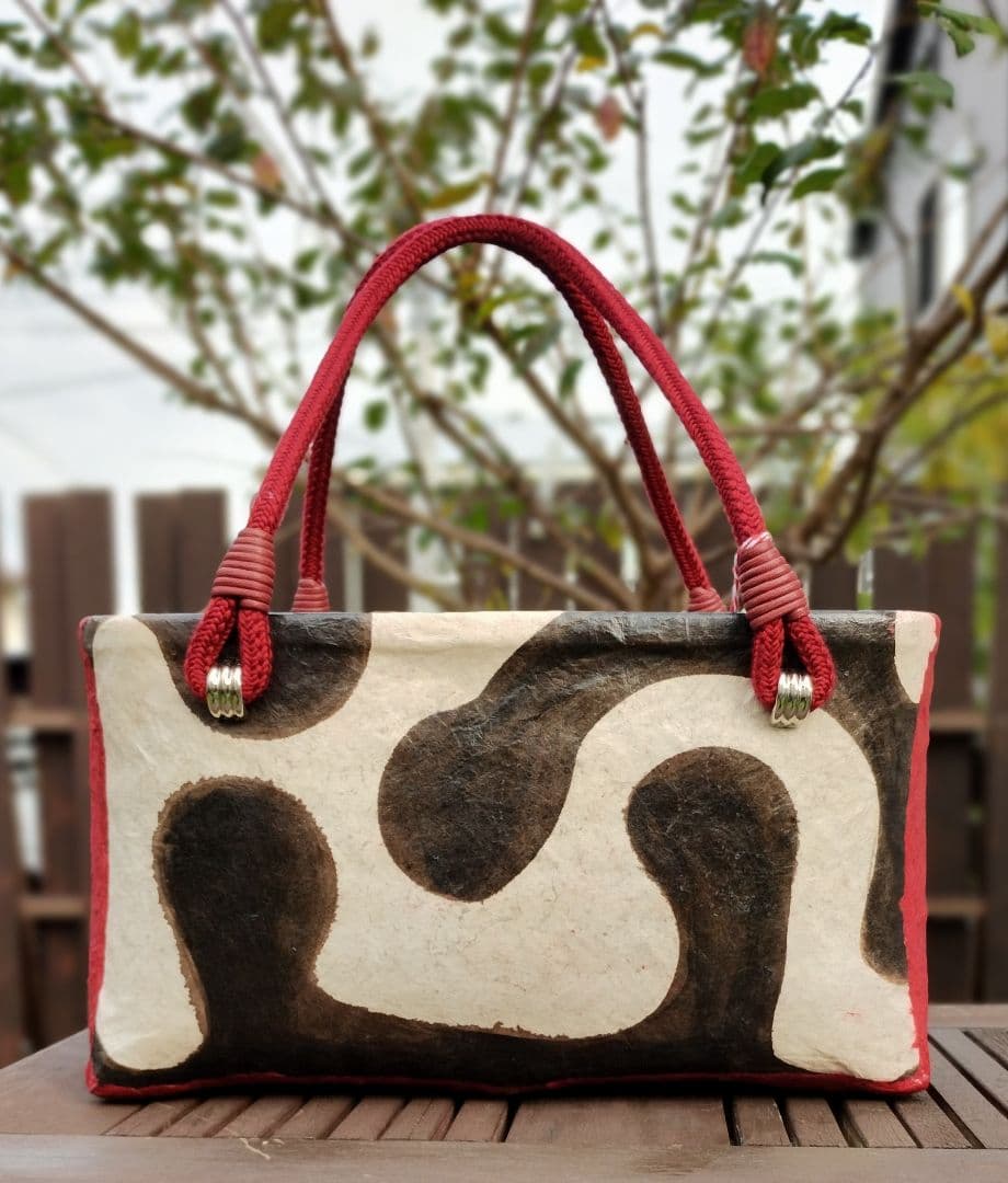 GURI　一閑張りバッグ　赤　白　黒　グルエラ　柿渋