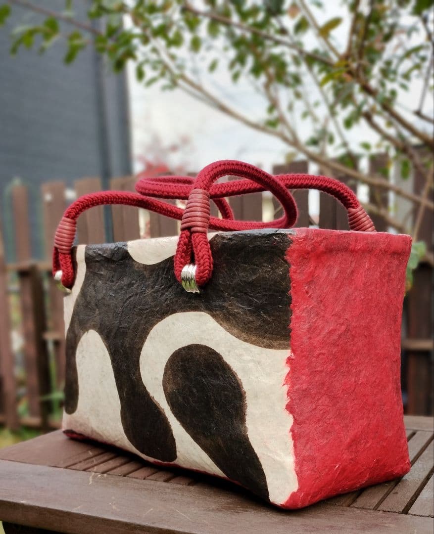 GURI　一閑張りバッグ　赤　白　黒　グルエラ　柿渋