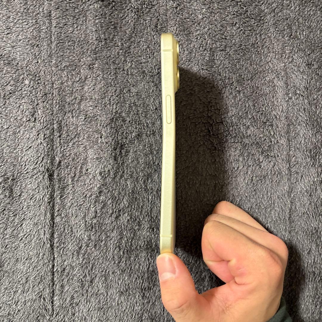 ホ*能様 Apple iPhone 15 128GB イエロー　本体