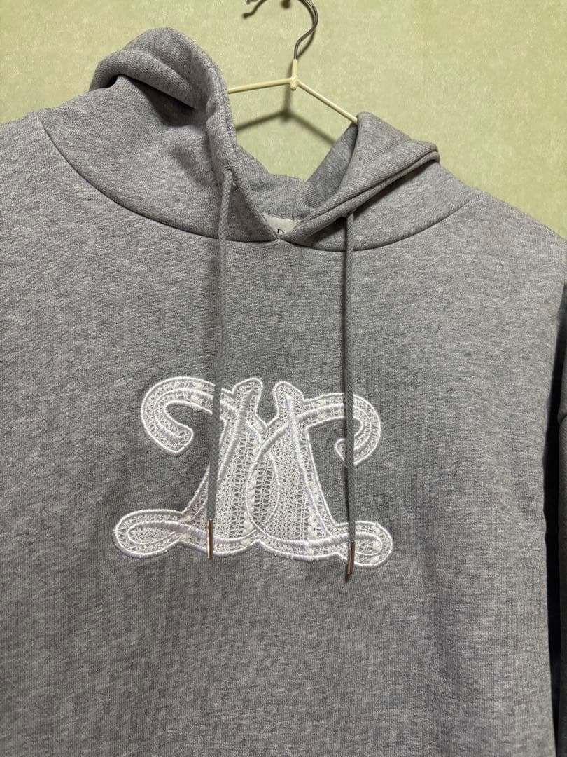 Darich レースアップリケロゴフーディ　GRY