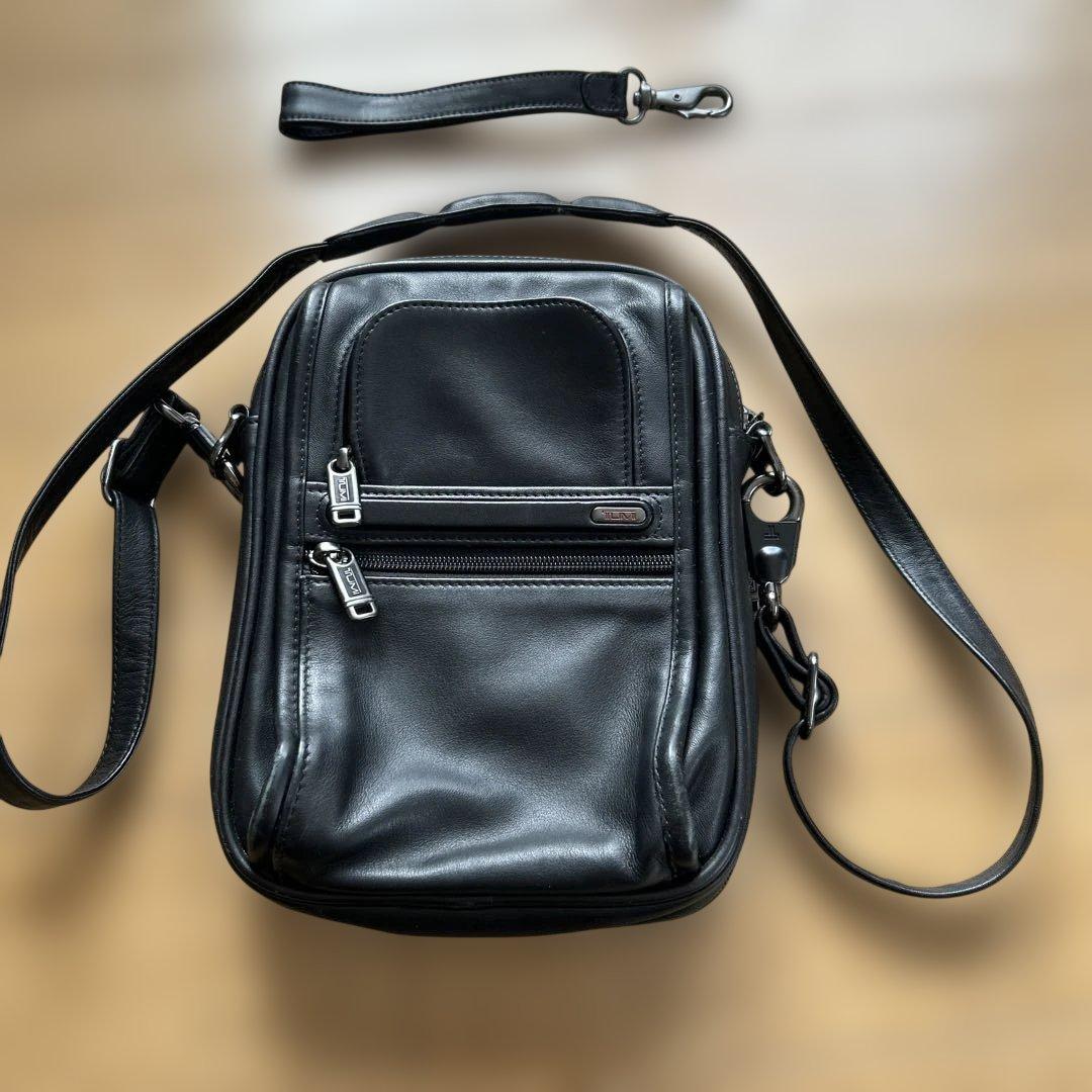 TUMI92102D4 ショルダーバッグ ブラック レザー