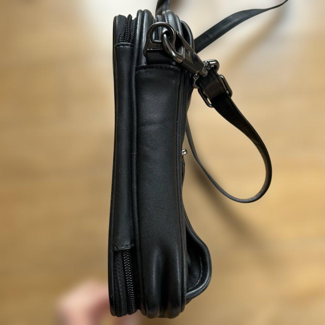 TUMI92102D4 ショルダーバッグ ブラック レザー