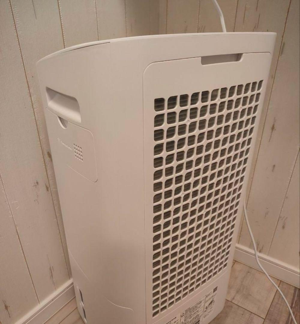 【美品】シャープ 除加湿空気清浄機 KI-RD50-W