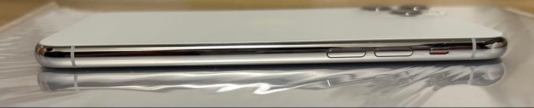 iPhone 11 Pro シルバー 64GB